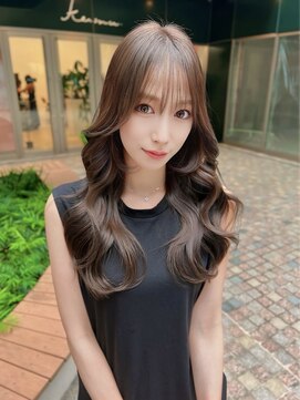 クム(kumu) 【kumu】ミルクティグレージュ×大人モテロングレイヤー.