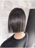 アッシュブラックぱっつんボブ