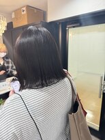 ウタシロイロ(uta shiroiro)&nbsp;切りっぱなし外ハネ