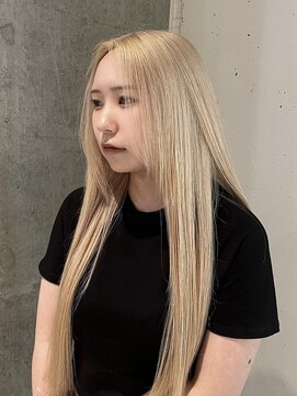 モニカ 栄店(MONIQA) ペールベージュ