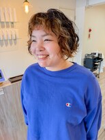 コマド(Comado)&nbsp;【春スタイル★Check★】くるくるパーマ×ツートンcolorボブ