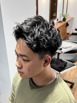 ザデイトウキョウ 表参道 青山(THE DAY TOKYO) 刈り上げショート/スパイキーショート/大人メンズ/メンズカット