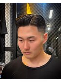 2153黒髪ビジネスサイドパート刈り上げスキンフェードバーバー