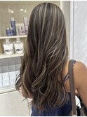 ハイライトカラーミルクティーベージュ海外レイヤーカット