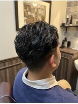 ゲネシス(GENESiS)&nbsp;ナチュラル毛流れパーマ×清潔感刈り上げスタイル