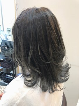 アルターリアン(aL ter LieN) カーキグレージュ×ウルフ