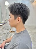 刈り上げツーブロックツイストパーマ無造作短髪メンズヘア
