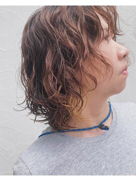 ヴァロ(Valo) ★大人ボブパーマウルフレイヤーインナカラーウェットヘア