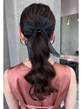 ロンド 表参道店(Lond) リボンがポイントエレガントなポニーテール