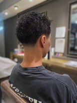 ハイセンス(HISENSE)&nbsp;メンズバーバーテーパーフェードスパイキーショート　【GIA】