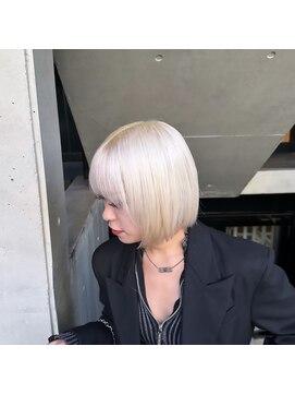 アクト(ACT) ホワイトヘア/ハイトーンボブ