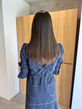 ソート(sot)の写真/《髪質改善ストレート》で朝5分！湿気でも広がらない柔らか美髪に♪小顔見せも叶うデザイン◎
