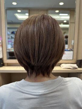 ビューティサロン シスター ショートボブ