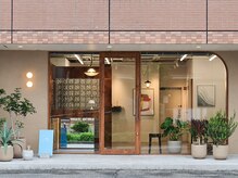 ボトル(bottle)の雰囲気（拡張された新しいフロアの入り口です。カジュアルさと上品さを）