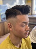 サイドパートスキンハイフェードスタイル