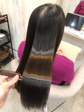 ジーナ 船橋(Zina) オトナ女子ツヤ髪アッシュカラーふんわりミディシースルーバング