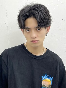 アーリー(Ali'i) ツーブロックマッシュウルフセンターパートカルマパーマ韓国ヘア