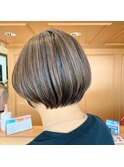 ショートボブ