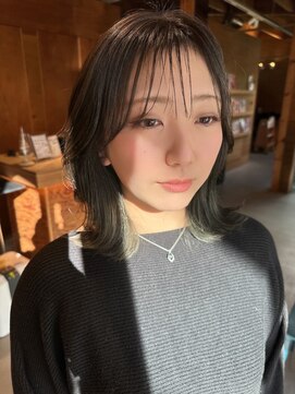 ウエストリー(WESTORY) イヤリングカラー/切りっぱなし/寒色ペリドット/ミディアムヘア