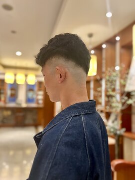 レイエレガンス(Rei Elegance) メンズに人気のフェードカット