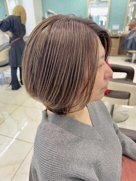 アッシュ 下北沢店(Ash) 白髪染めハイライトのショートボブ