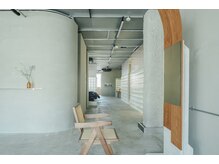 コヨミ バイ シキ(koyomi by SHIKI)の雰囲気（こだわりのある家具をお楽しみにください。）