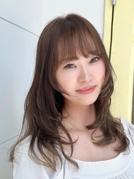 アフロートフクオカ(AFLOAT FUKUOKA) 20代30代に人気!顔周りの後れ毛がかわいいシャギーレイヤー