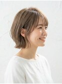 抜け感アッシュベージュ!外ハネくびれショートレイヤー