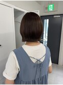 ベージュ×レイヤーボブ