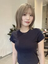 イル(ill) ボブ レイヤー ハイトーン ミルクティー