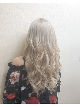 ヴィダ クリエイティブ ヘアーサロン(Vida creative hair salon) ハイトーンカラー！ホワイトブロンド！！！