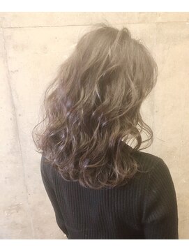 キー(key) ダークグレージュ