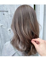 アン(Hair make un)&nbsp;【ハイライトカラー】大人可愛い極細ハイライトカラー♪♪