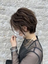エミュ 辻堂(e'mu)&nbsp;美髪/ホワイトグレージュ/大人かわいい/こなれミディ[辻堂]