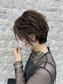 エミュ 辻堂(e'mu) 美髪/ホワイトグレージュ/大人かわいい/こなれミディ[辻堂]