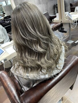 トゥルークリエイション 北千住(True Creation--) ホワイトグレージュ