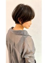 ロンド クラン 岡崎(Lond Clan)&nbsp;20代30代ひし形クビレ前下がり小顔スウィングショート