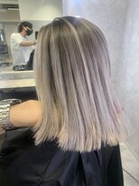 ロイオブジゼル(roi of GiseL)&nbsp;バレイヤージュ　ハイライト　ブリーチ