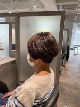 オナー(honor) 20代30代40代前下がりストレート大人ボブリップライン