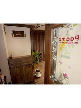 満足いく施術をするために、丁寧にカウンセリング致します。髪のお悩み、お気軽にご相談ください。