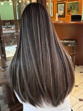 スリー(three) コントラストハイライトカラー