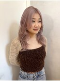 ピンクベージュ