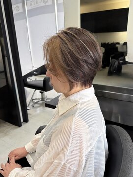 白髪も遊ぶ！透明感ハイライトショート！