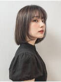 くすみカラーでまとまるボブ
