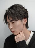 ラフな質感が◎ルーズパーマ×センターパート