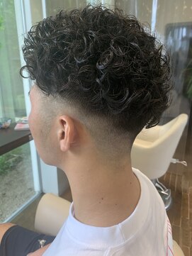 クマ(kuma.) メンズハードパーマ