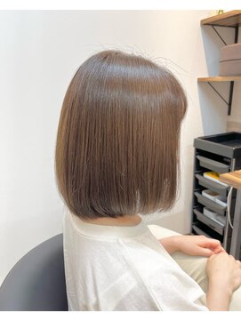 シンシア(CYNTHiA) 髪質改善　艶髪ボブ　スモーキーベージュ