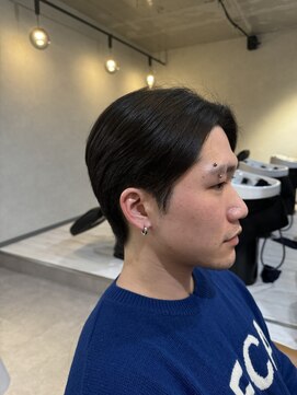 パル(PARU) センターパート(刈り上げ、ツーブロックなし)