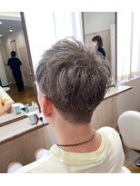 シュヴー 築地(CHEVEUX)&nbsp;ブリーチありグレージュカラー×爽やか刈り上げショート