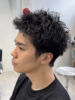 フィフス 渋谷(fifth)&nbsp;緩め縦落ちツイストスパイラルシャドウパーマセンターパート渋谷